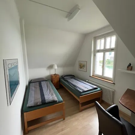 Charmante Altbauwohnung Am Rhein アパート バーゼル