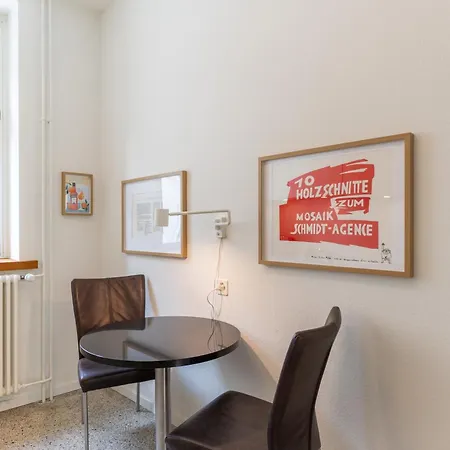 Charmante Altbauwohnung Am Rhein * バーゼル