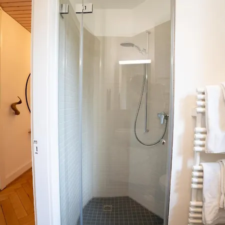 Charmante Altbauwohnung Am Rhein バーゼル