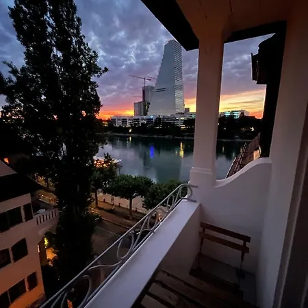 Charmante Altbauwohnung Am Rhein Basel