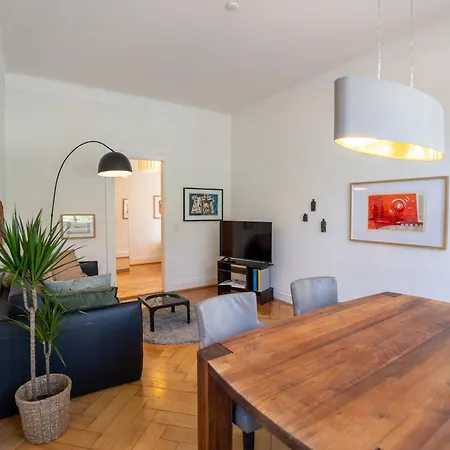 Charmante Altbauwohnung Am Rhein * Basel